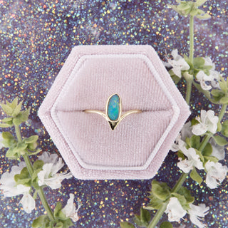 opal v-ring